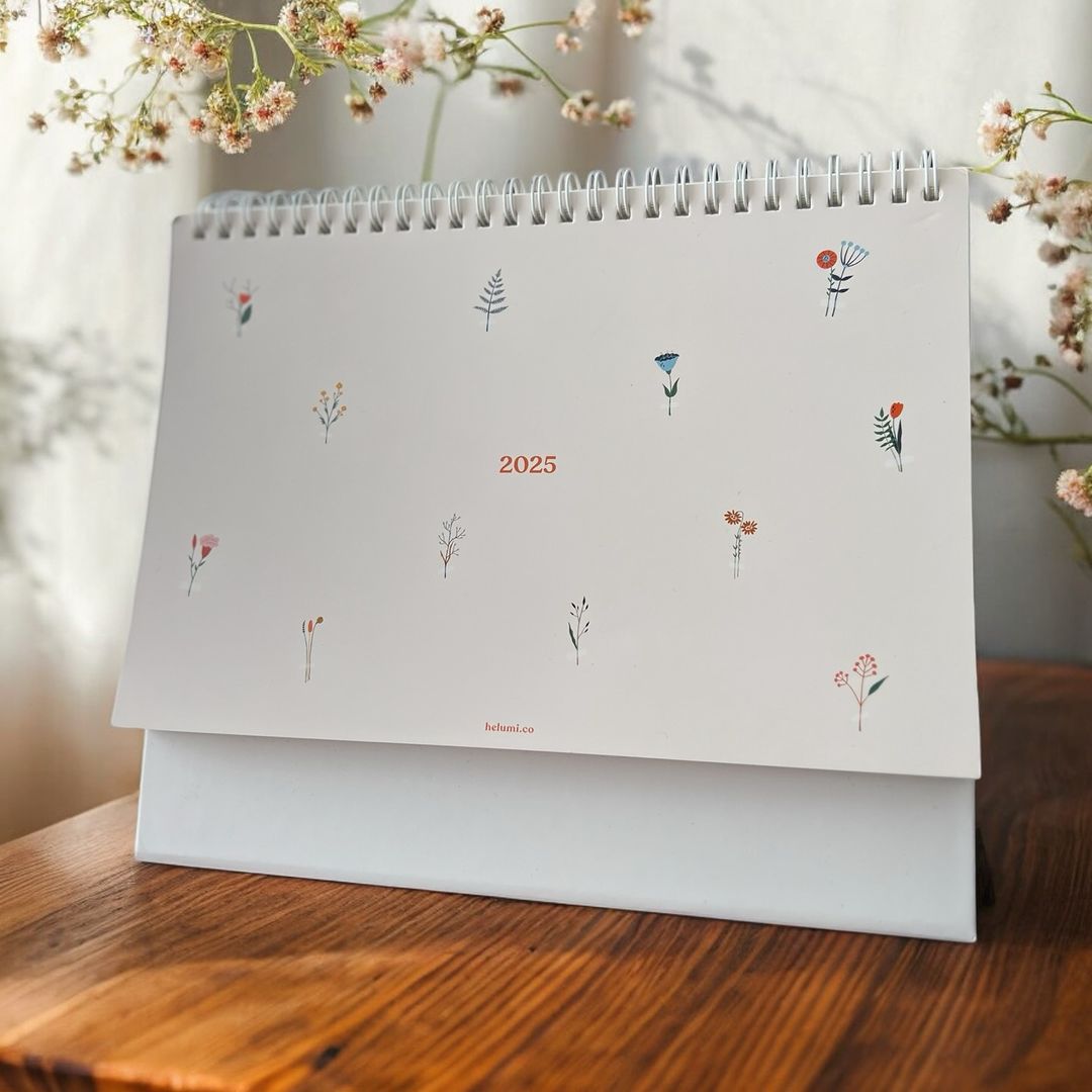 2025 Desk Calendar: Pastel florals