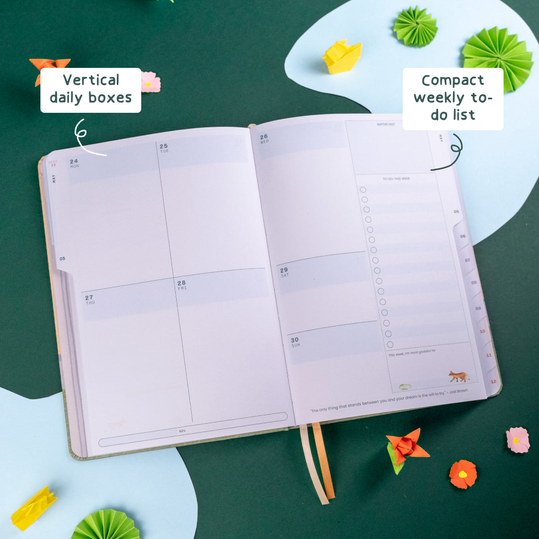 2027 Weekly Planner: Balanced layout